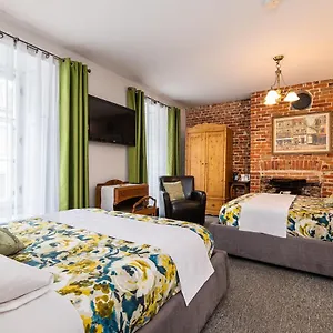 Le Coureur Des Bois Bed and breakfast